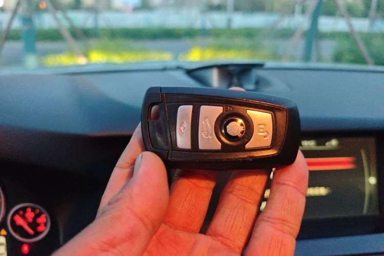 Used BMW 5 Series 2014 520Li Elegant Model Vehicle Key