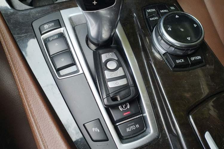Used BMW 5 Series 2014 535Li Leading Model Vehicle Key