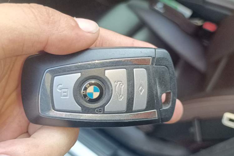 Used BMW 5 Series 2014 525Li Luxury Design Package Vehicle Key