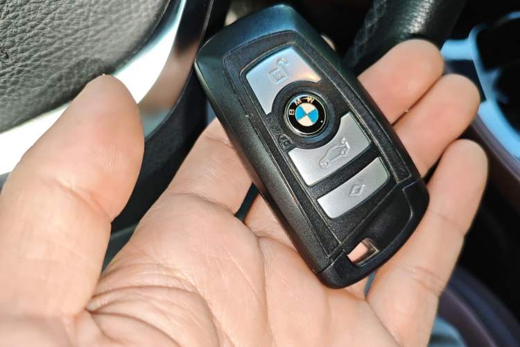 Used BMW 5 Series 2014 520i Elegant Edition Vehicle Key