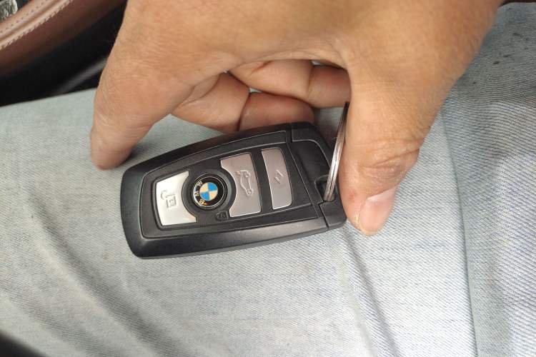 Used BMW 5 Series 2014 520i Touring Edition Vehicle Key