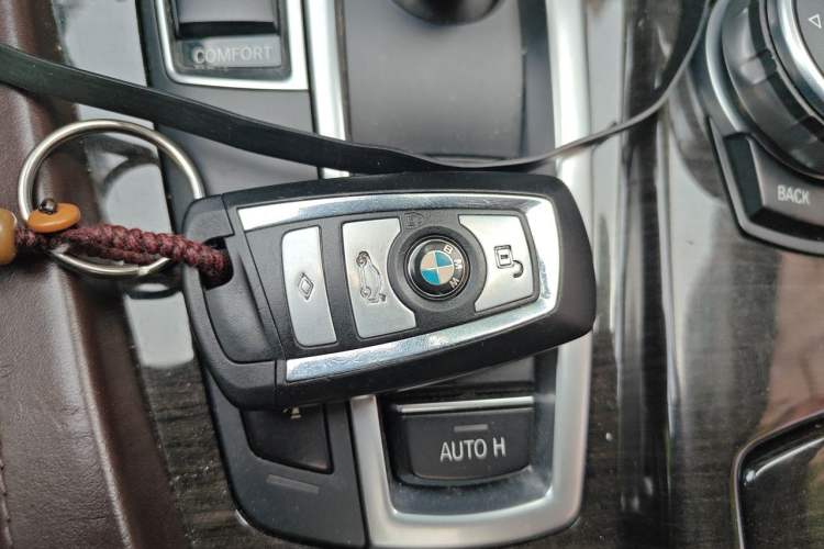 Used BMW 5 Series 2014 525Li Luxury Design Package Vehicle Key