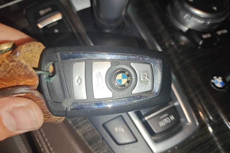Used BMW 5 Series 2014 525Li Luxury Design Package Vehicle Key