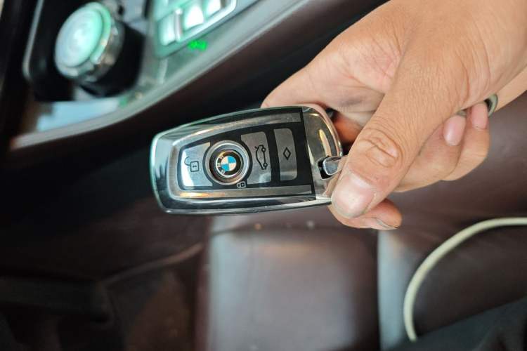Used BMW 5 Series 2014 525Li Luxury Design Package Vehicle Key