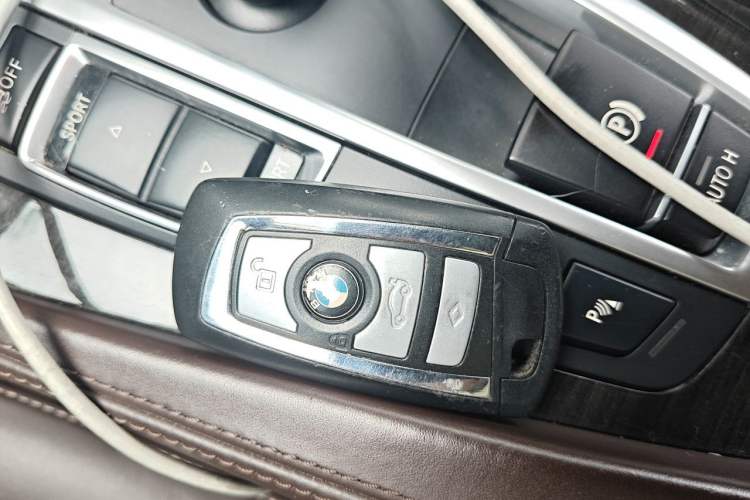 Used BMW 5 Series 2014 525Li Luxury Design Package Vehicle Key