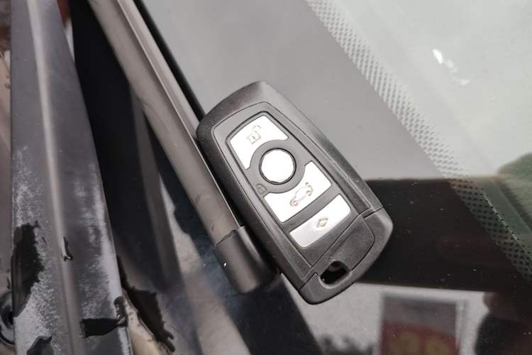 Used BMW 5 Series 2014 525Li Leading Model Vehicle Key