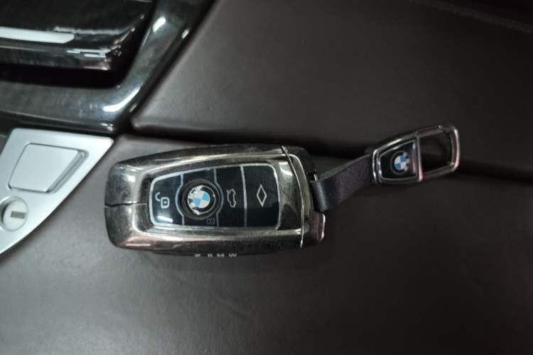 Used BMW 5 Series 2014 525Li Luxury Design Package Vehicle Key