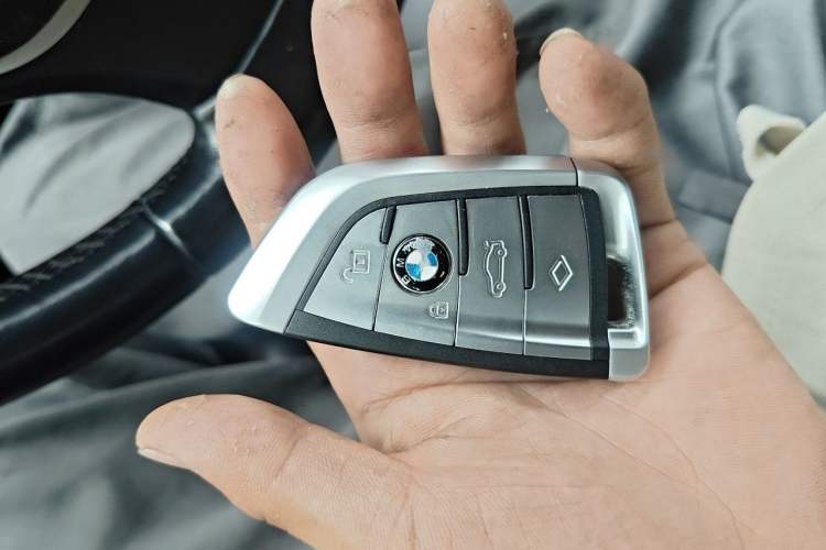 Used BMW 5 Series 2014 525Li Luxury Design Package Vehicle Key