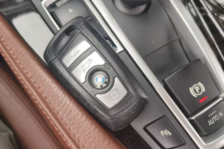 Used BMW 5 Series 2014 528Li Leading Model Vehicle Key