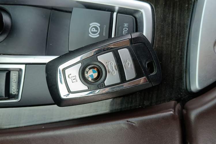 Used BMW 5 Series 2014 525Li Luxury Design Package Vehicle Key