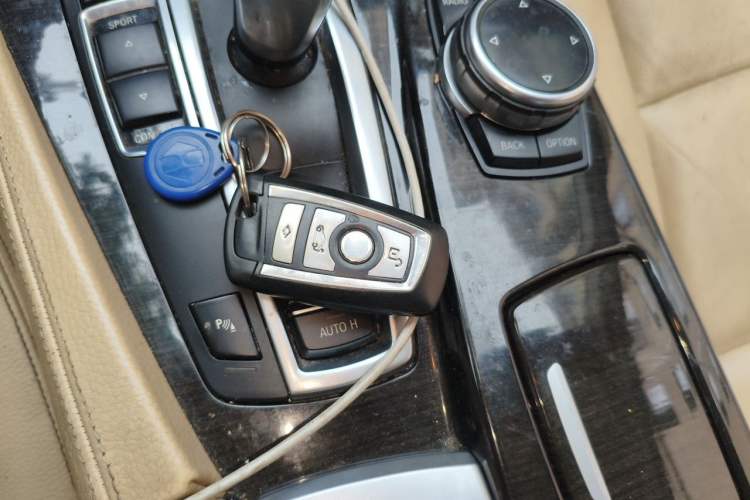 Used BMW 5 Series 2014 525Li Luxury Design Package Vehicle Key