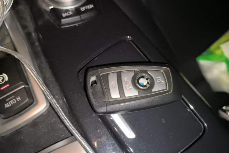 Used BMW 5 Series 2014 520i Elegant Edition Vehicle Key