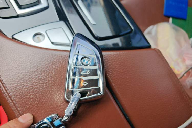 Used BMW 5 Series 2014 520Li Elegant Model Vehicle Key