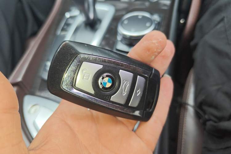 Used BMW 5 Series 2014 525Li Luxury Design Package Vehicle Key