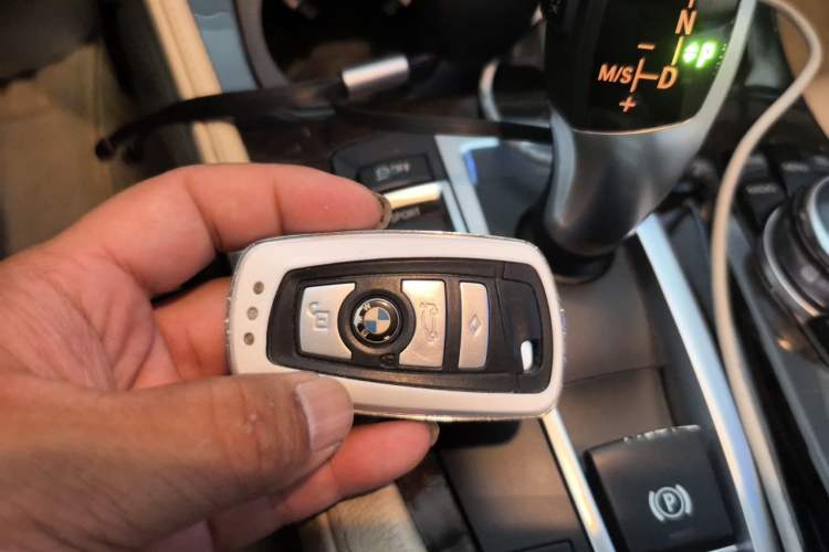 Used BMW 5 Series 2014 535Li Leading Model Vehicle Key