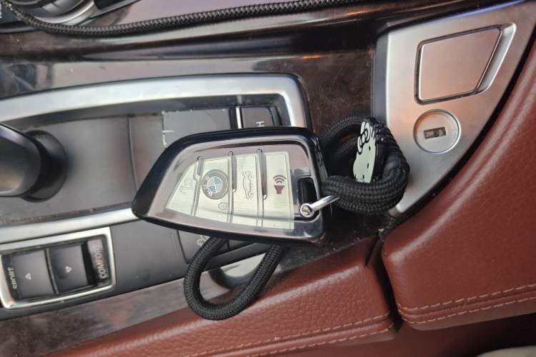 Used BMW 5 Series 2014 528Li Leading Model Vehicle Key