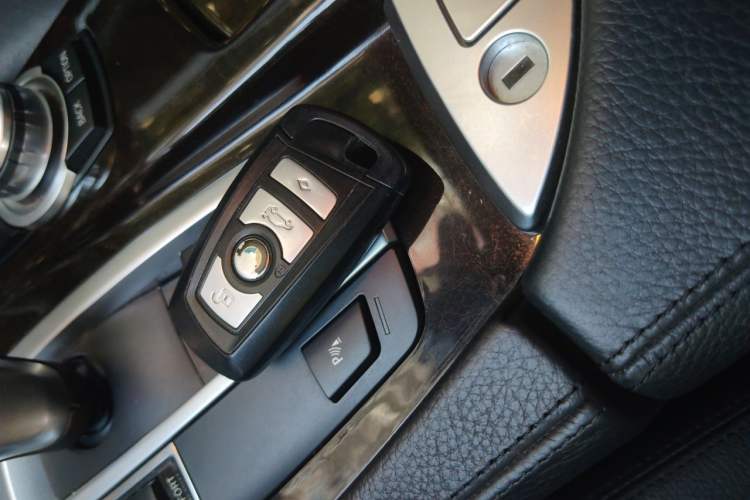 Used BMW 5 Series 2014 525Li Leading Model Vehicle Key