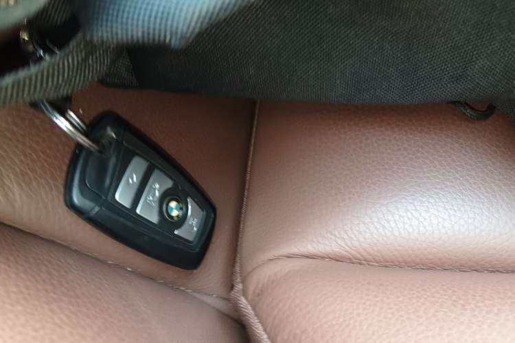 Used BMW 5 Series 2014 520Li Elegant Model Vehicle Key