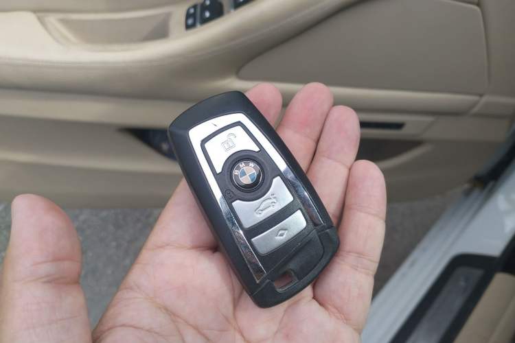Used BMW 5 Series 2014 535Li Executive Model Style Design Package Vehicle Key