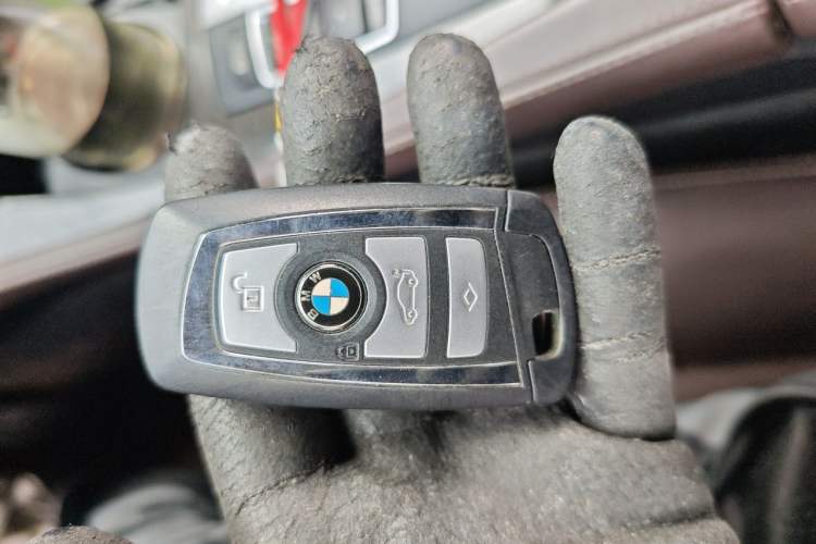 Used BMW 5 Series 2014 525Li Luxury Design Package Vehicle Key