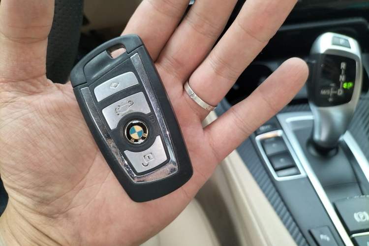 Used BMW 5 Series 2014 525Li Luxury Design Package Vehicle Key