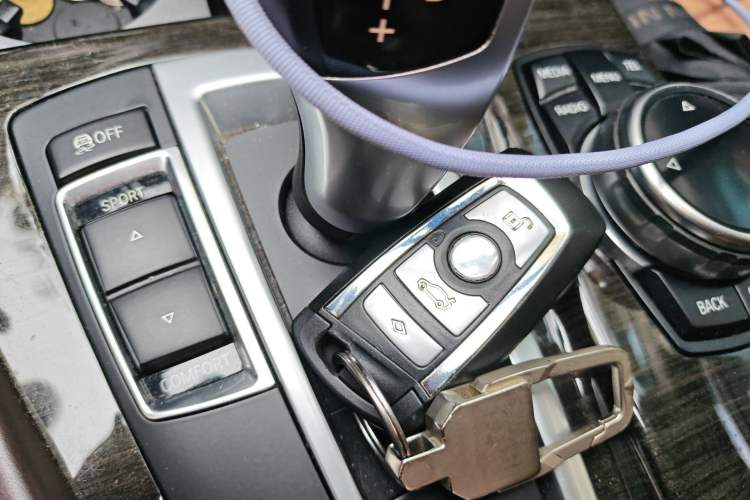 Used BMW 5 Series 2014 525Li Luxury Design Package Vehicle Key