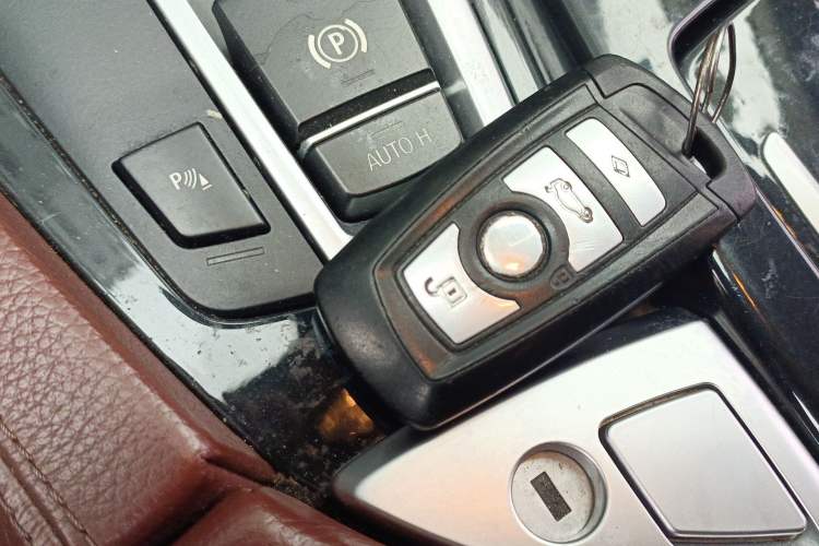 Used BMW 5 Series 2014 520Li Elegant Model Vehicle Key
