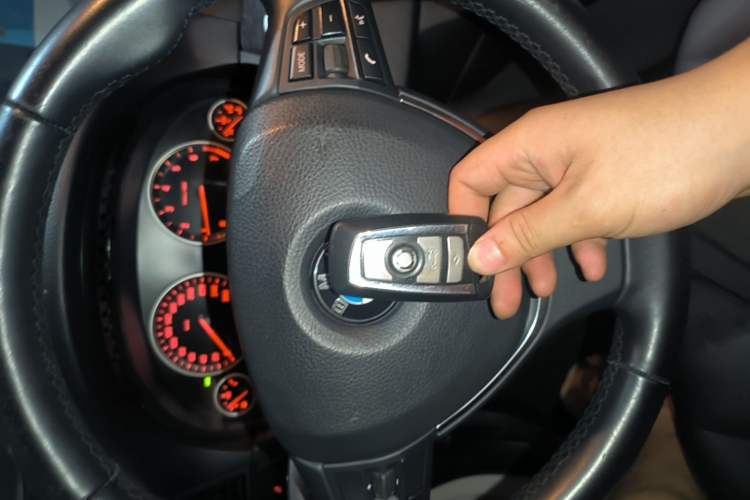 Used BMW 5 Series 2014 525Li Luxury Design Package Vehicle Key