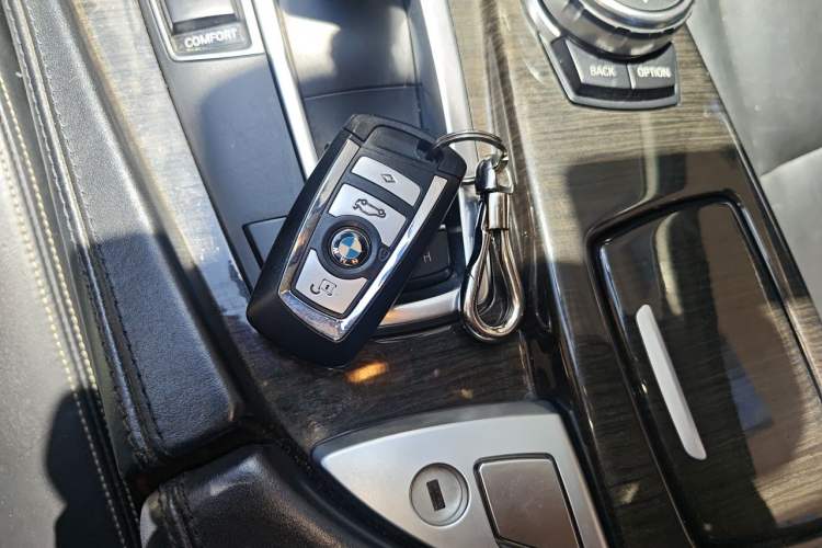 Used BMW 5 Series 2014 525Li Luxury Design Package Vehicle Key