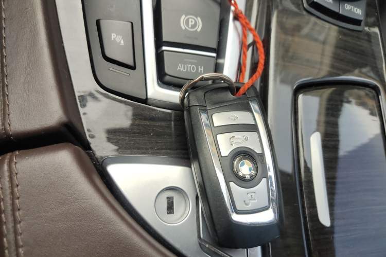 Used BMW 5 Series 2014 525Li Luxury Design Package Vehicle Key
