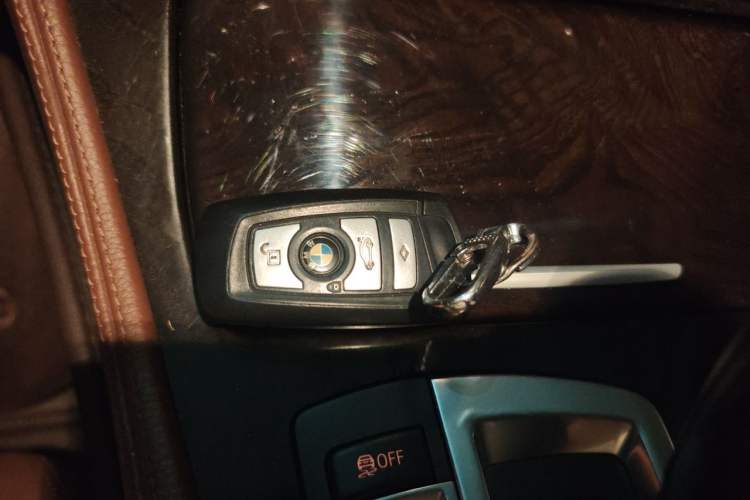 Used BMW 5 Series 2014 525Li Leading Model Vehicle Key