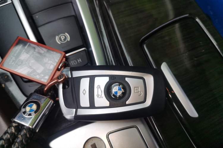 Used BMW 5 Series 2014 525Li Luxury Design Package Vehicle Key