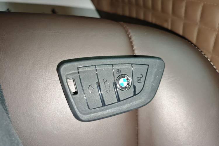 Used BMW 5 Series 2014 525Li Luxury Design Package Vehicle Key