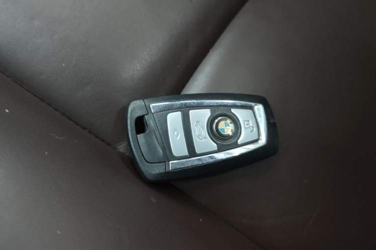 Used BMW 5 Series 2014 525Li Luxury Design Package Vehicle Key
