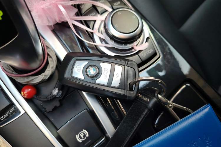 Used BMW 5 Series 2014 520i Touring Edition Vehicle Key