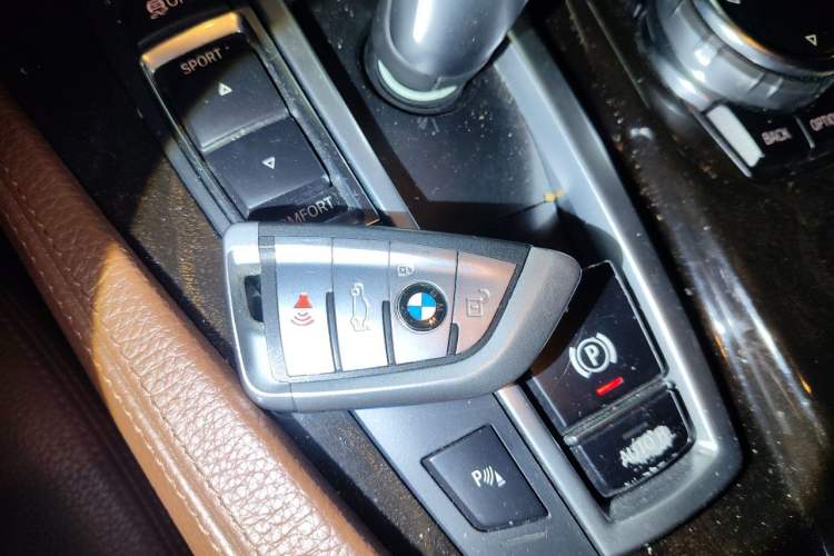 Used BMW 5 Series 2014 530Li Leading Model Vehicle Key