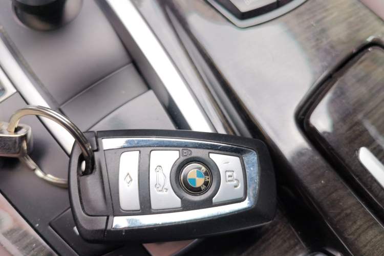 Used BMW 5 Series 2014 525Li Luxury Design Package Vehicle Key