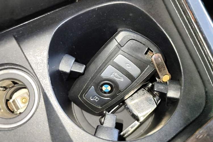 Used BMW 5 Series 2014 525Li Leading Model Vehicle Key
