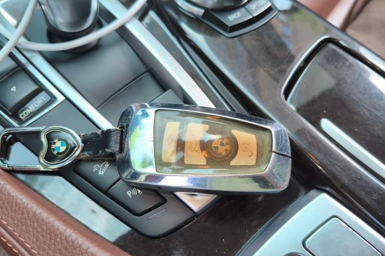 Used BMW 5 Series 2014 528Li xDrive Premium Edition Vehicle Key
