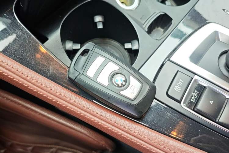 Used BMW 5 Series 2014 520Li Elegant Model Vehicle Key
