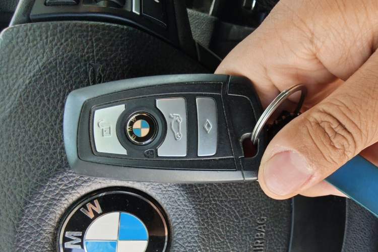 Used BMW 5 Series 2014 530Li Leading Model Vehicle Key