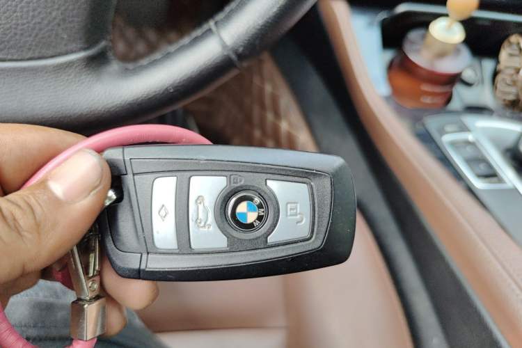 Used BMW 5 Series 2014 520i Elegant Edition Vehicle Key