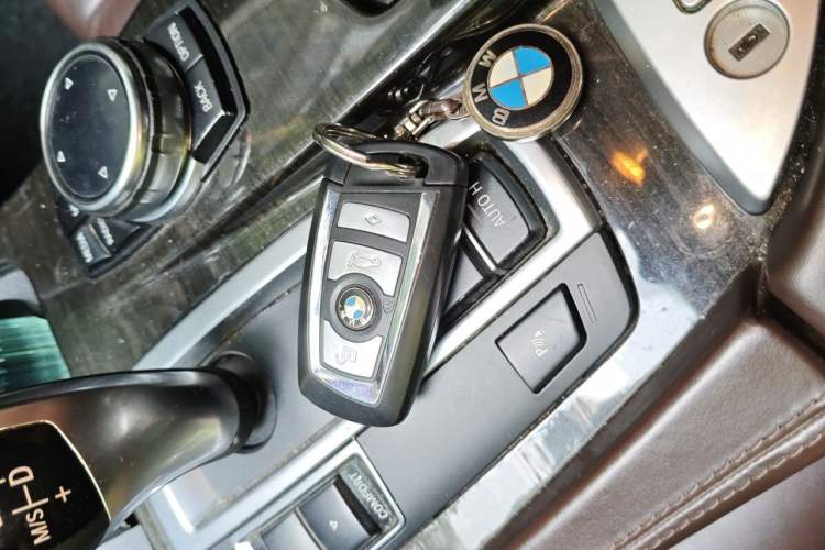 Used BMW 5 Series 2014 525Li Luxury Design Package Vehicle Key