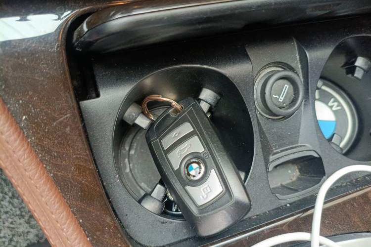 Used BMW 5 Series 2014 528Li xDrive Premium Edition Vehicle Key