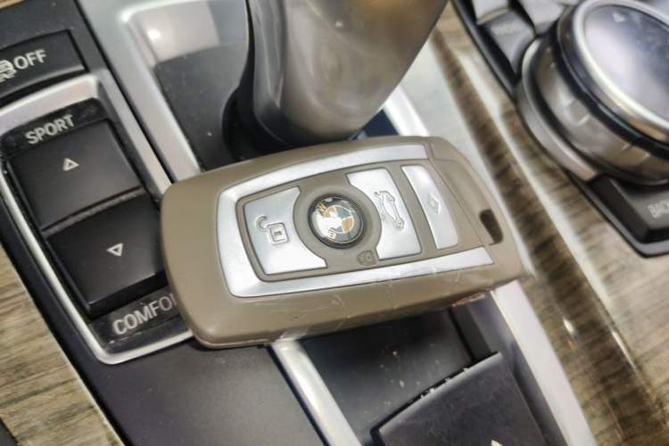 Used BMW 5 Series 2014 525Li Fashion Design Package Vehicle Key