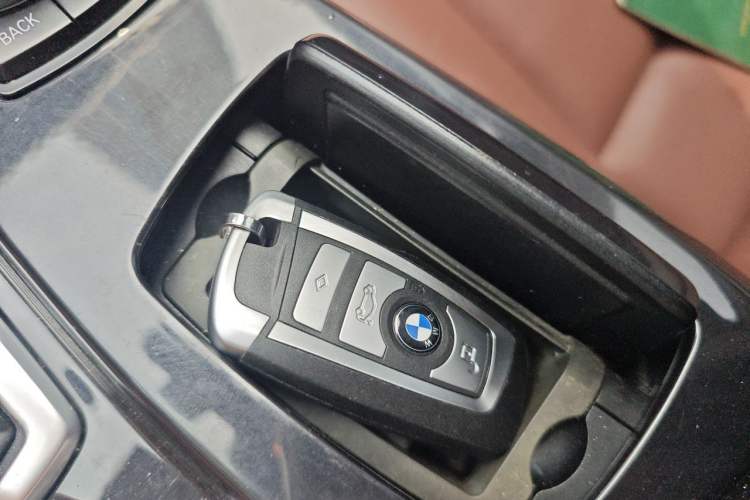 Used BMW 5 Series 2014 520Li Elegant Model Vehicle Key