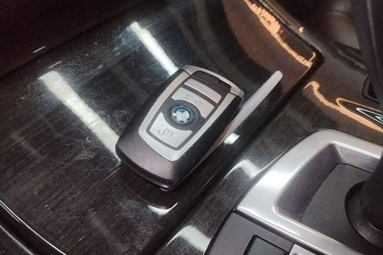 Used BMW 5 Series 2014 525Li Luxury Design Package Vehicle Key
