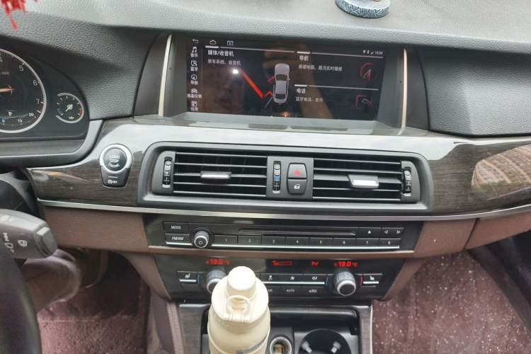 Used BMW 5 Series 2014 525Li Luxury Design Package Audio And AC Panel