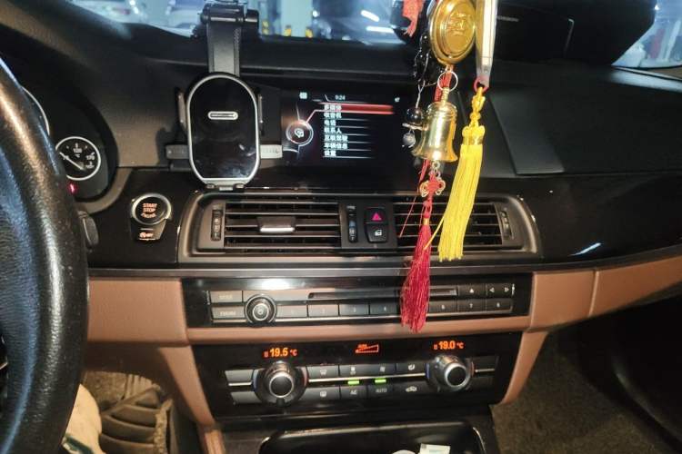 Used BMW 5 Series 2014 520Li Elegant Model Audio And AC Panel