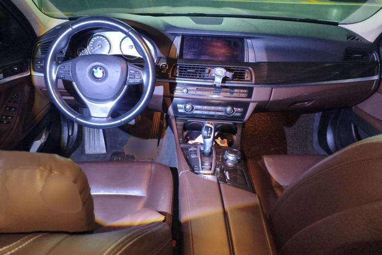 Used BMW 5 Series 2014 525Li Luxury Design Package Center Console